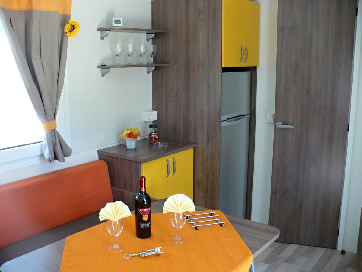 Victoria Mobilehome In Solaris Fkk Naturist Camping Resort โปเรช ภายนอก รูปภาพ